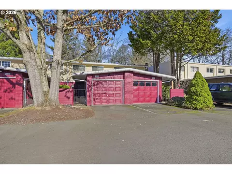 Exterior - 1326 Quaker St, Eugene, OR 97402 photo 2 of 8