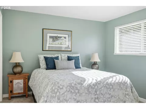 Bedroom - 1326 Quaker St, Eugene, OR 97402 photo 3 of 5