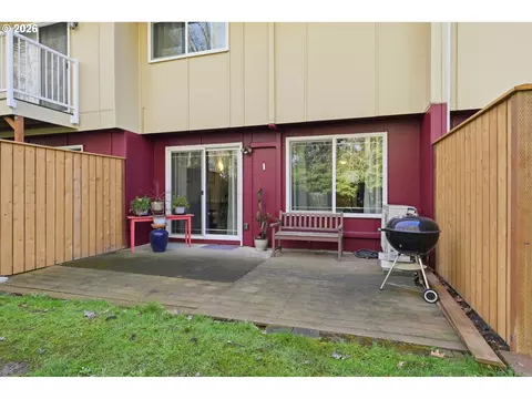 Exterior - 1326 Quaker St, Eugene, OR 97402 photo 8 of 8