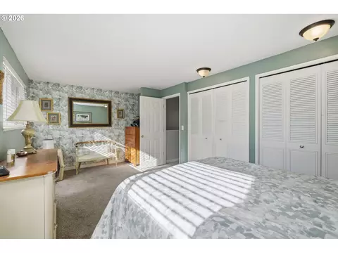 Bedroom - 1326 Quaker St, Eugene, OR 97402 photo 4 of 5