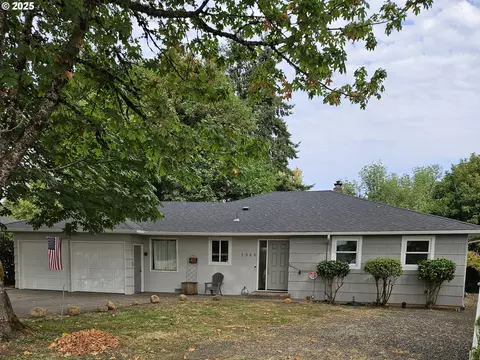 1946 SE Miller Ave, Dallas, OR 97338