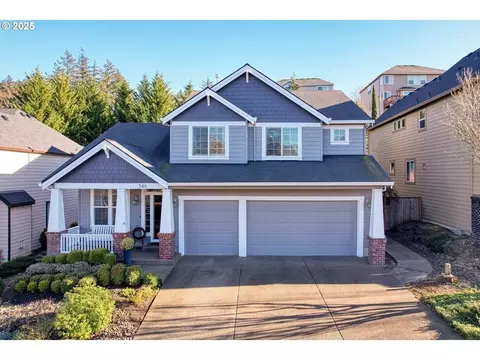 346 N The Greens Ave, Newberg, OR 97132