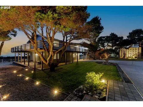 33616 Ophir Rd, Gold Beach, OR 97444