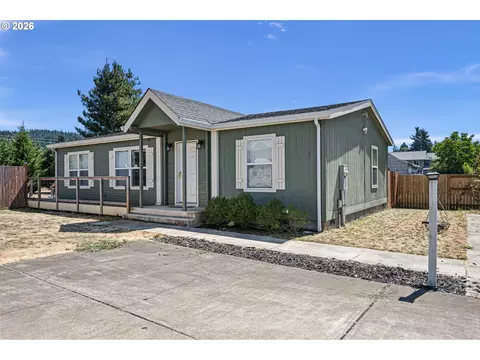 722 S 8th St, Cottage Grove, OR 97424