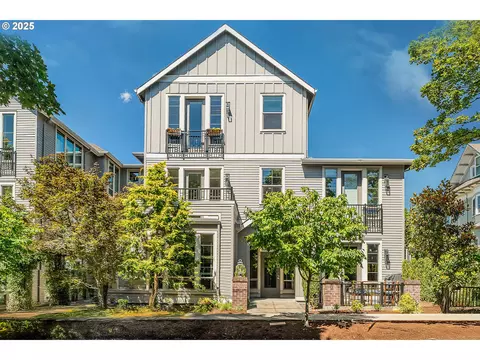 1805 SE Madison St #303, Portland, OR 97214