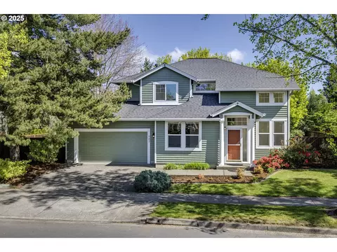 983 NE Rogahn St, Hillsboro, OR 97124