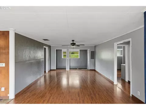 Living - 1820 E Cedar St, Myrtle Point, OR 97458 photo 2 of 4