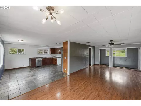 Living - 1820 E Cedar St, Myrtle Point, OR 97458 photo 1 of 4