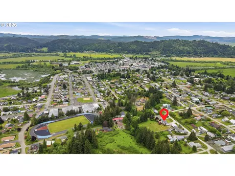 View/Area - 1820 E Cedar St, Myrtle Point, OR 97458 photo 3 of 3