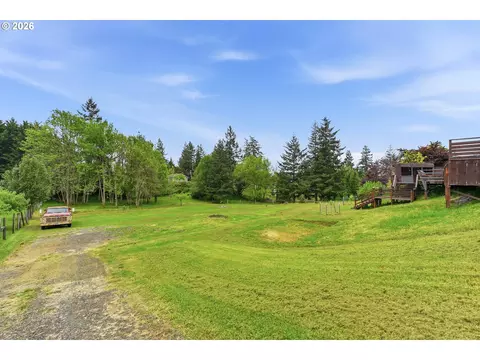 Exterior - 1820 E Cedar St, Myrtle Point, OR 97458 photo 9 of 11