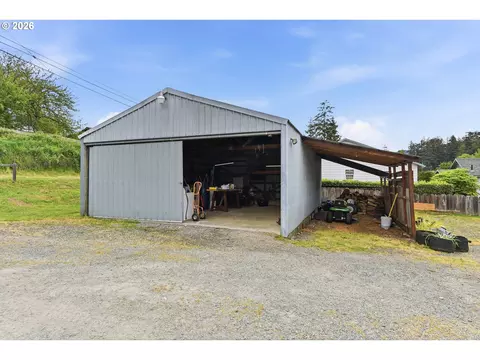 Other - 1820 E Cedar St, Myrtle Point, OR 97458 photo 5 of 8