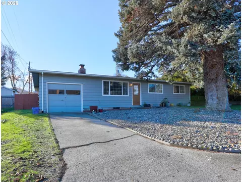 1012 Whitman Ct, The Dalles, OR 97058