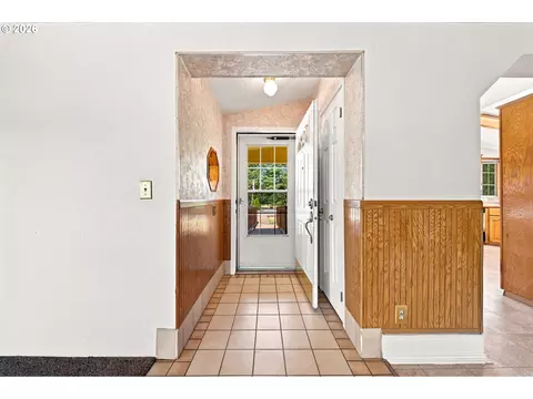 Entry Way - 20100 SE Bornstedt Rd, Sandy, OR 97055 photo 1 of 2