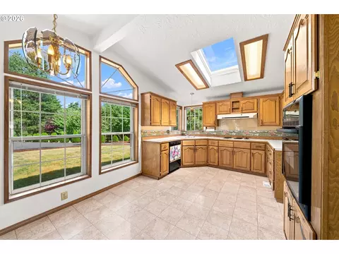 Kitchen - 20100 SE Bornstedt Rd, Sandy, OR 97055 photo 2 of 2