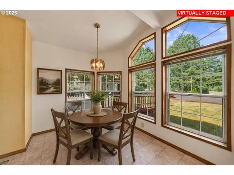Dining - 20100 SE Bornstedt Rd, Sandy, OR 97055 photo 2 of 2