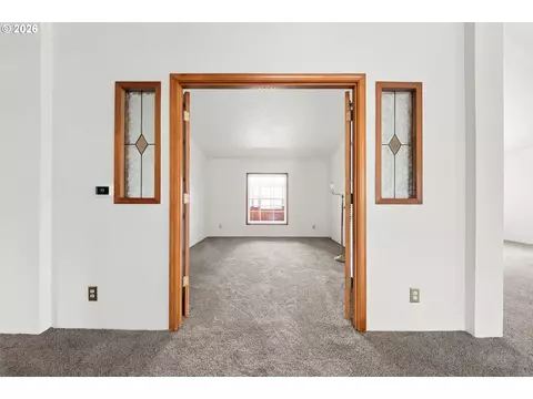 Living - 20100 SE Bornstedt Rd, Sandy, OR 97055 photo 5 of 6