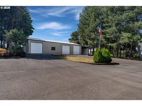 Exterior - 20100 SE Bornstedt Rd, Sandy, OR 97055 photo 2 of 11
