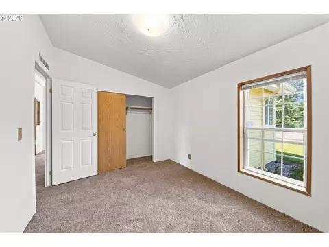 Bedroom - 20100 SE Bornstedt Rd, Sandy, OR 97055 photo 3 of 3