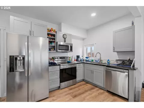 Kitchen - 105 Arcade St, Lexington, OR 97839 photo 3 of 8