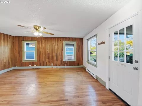 Living - 2380 Emerald St, Eugene, OR 97403 photo 2 of 6