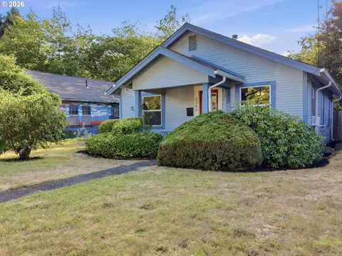 Exterior - 2380 Emerald St, Eugene, OR 97403 photo 5 of 10