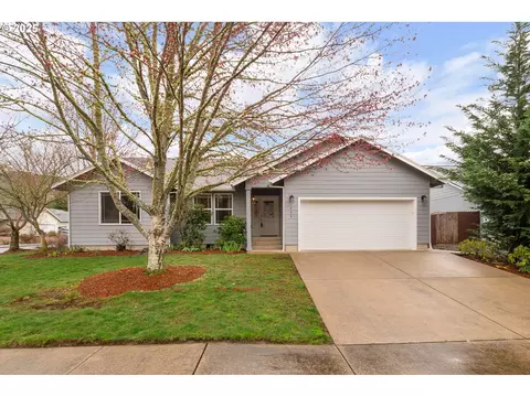 459 SE Oakbriar Ave, Roseburg, OR 97470