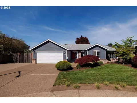 3105 N Edgewood Ct, Newberg, OR 97132