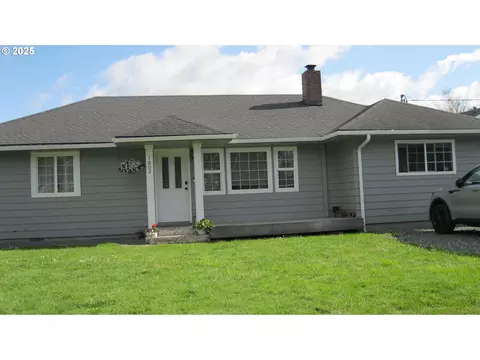 1802 Spruce St, Myrtle Point, OR 97458