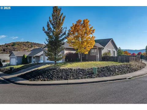 115 Silverado St, Roseburg, OR 97471