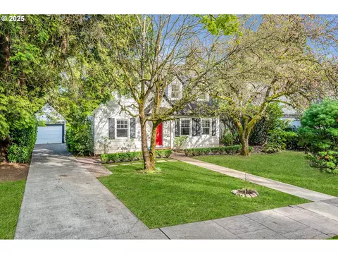 1856 SE Saint Andrews Dr, Portland, OR 97202