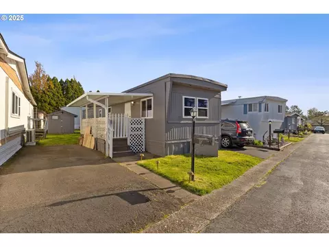 515 SE Rene Ave #28, Gresham, OR 97080