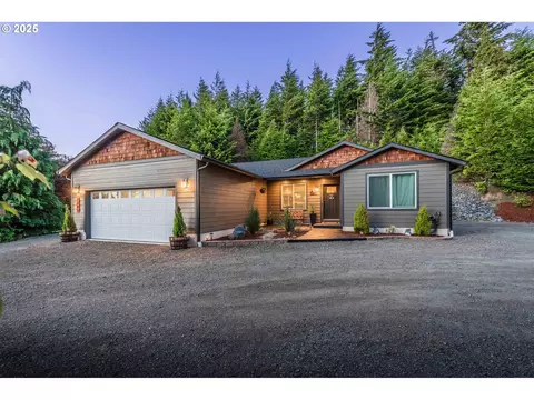 2207 Timberline Dr, Coos Bay, OR 97420