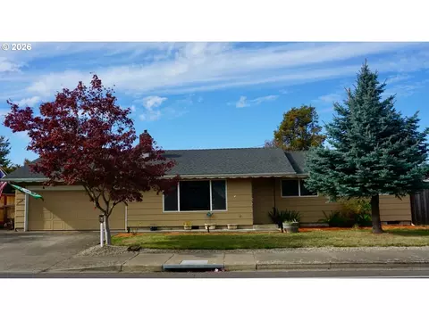 2484 19th St, Springfield, OR 97477 photo 2