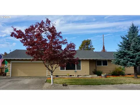 2484 19th St, Springfield, OR 97477 photo 3