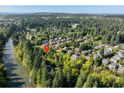 19368 Riverwood Ln, Lake Oswego, OR 97035