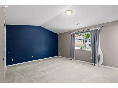 Bedroom - 37637 Solso Ct, Sandy, OR 97055 photo 4 of 5