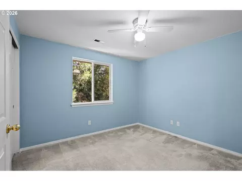 Bedroom - 37637 Solso Ct, Sandy, OR 97055 photo 3 of 5