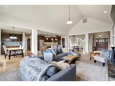 Living - 90375 Hill Rd, Springfield, OR 97478 photo 2 of 3