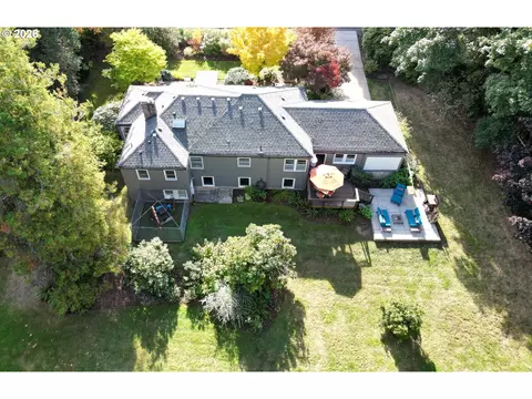 1021 SW Stephenson Ct, Portland, OR 97219