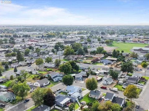 View/Area - 455 E Sunset Dr, Hermiston, OR 97838 photo 8 of 11