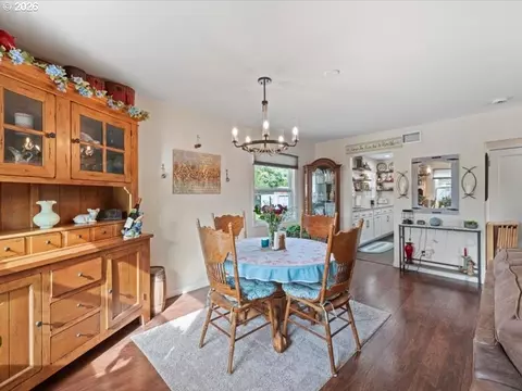 Dining - 455 E Sunset Dr, Hermiston, OR 97838 photo 1 of 3