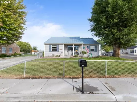 Exterior - 455 E Sunset Dr, Hermiston, OR 97838 photo 1 of 3