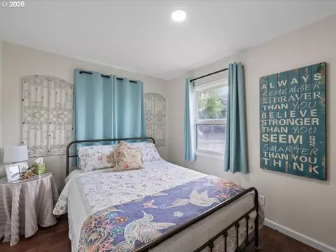 Bedroom - 455 E Sunset Dr, Hermiston, OR 97838 photo 1 of 4