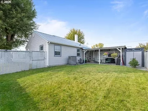 Exterior - 455 E Sunset Dr, Hermiston, OR 97838 photo 3 of 3