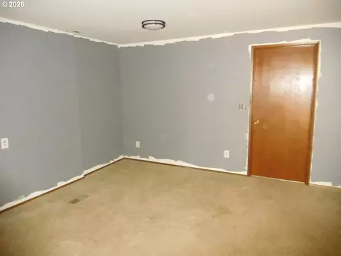 Bedroom - 1536 SW 44th St, Pendleton, OR 97801 photo 1 of 4