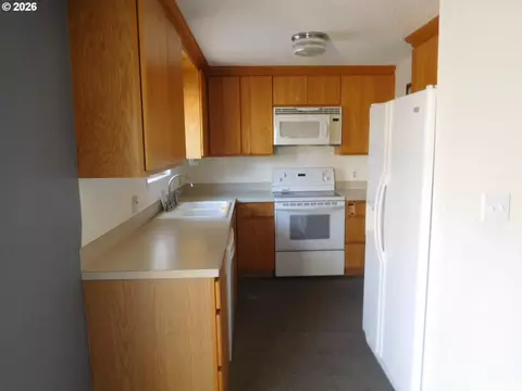 Kitchen - 1536 SW 44th St, Pendleton, OR 97801 photo 1 of 1
