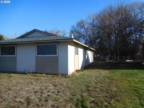 Exterior - 1536 SW 44th St, Pendleton, OR 97801 photo 1 of 4