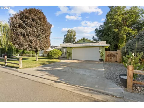 17 Westview Dr, Hermiston, OR 97838