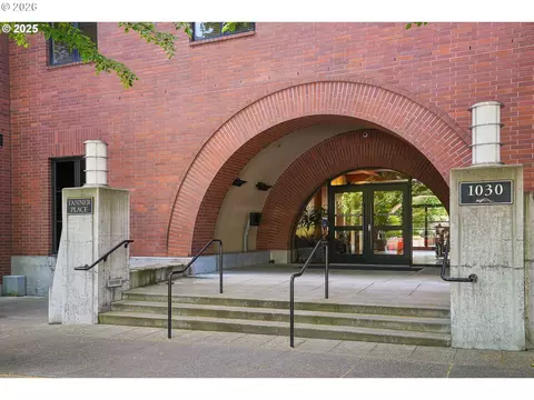 726 NW 11th Ave #204, Portland, OR 97209