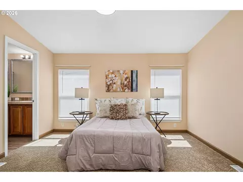 Bedroom - 2416 Maia Loop, Springfield, OR 97477 photo 1 of 8
